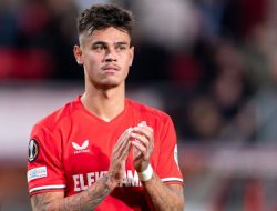Mees Hilgers Absen di Laga Perdana Eredivisie, Pintu Keluar dari Twente Terbuka Lebar